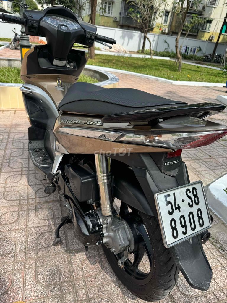 Honda Air Blade 2010 Fi Bs Thành Phố. Mua bán Xe máy tại Quận Gò Vấp Tp Hồ Chí Minh được đăng bởi Cầm Đồ Cường Phát hình 3