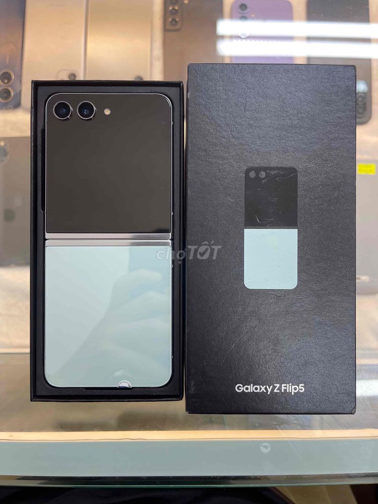 SAMSUNG Z FLIP5 R8/256GB bản VN full box new 99%. Mua bán Điện thoại tại Quận Đống Đa Hà Nội được đăng bởi HIẾU STORE hình 1