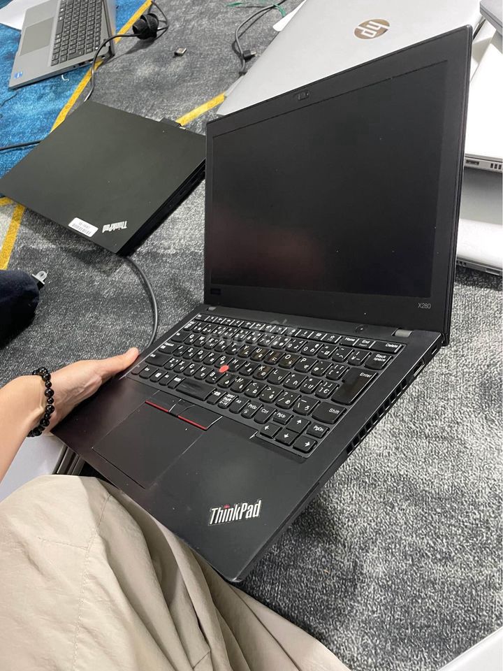 Thinkpad X280 i5/8/256 Giá chỉ 3100k