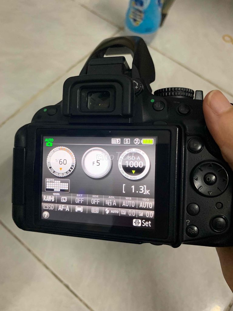 cần pass lại nikon d5200 (full phụ kiện)