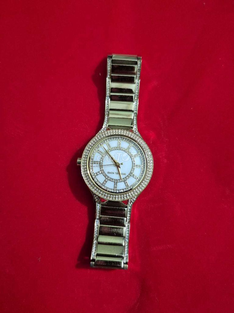 Đồng hồ Michael Kors Nữ Vàng. Mua bán Đồng hồ tại Huyện Tuy An Phú Yên được đăng bởi Thành Quang hình 1