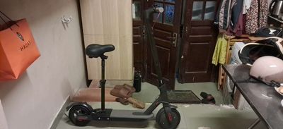 Xe scooter điện, có ghế ngồi cần cho ra đi. Mua bán Xe điện tại Quận Ba Đình Hà Nội được đăng bởi Lê Phương