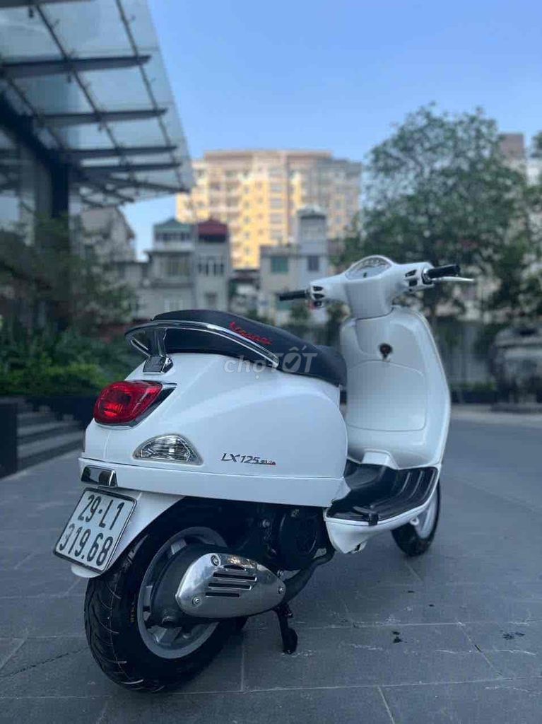 Vespa Lx 124 3vie 2014 màu trắng biển 29L1-31968. Mua bán Xe máy tại Quận Cầu Giấy Hà Nội được đăng bởi Anh Khoa hình 4