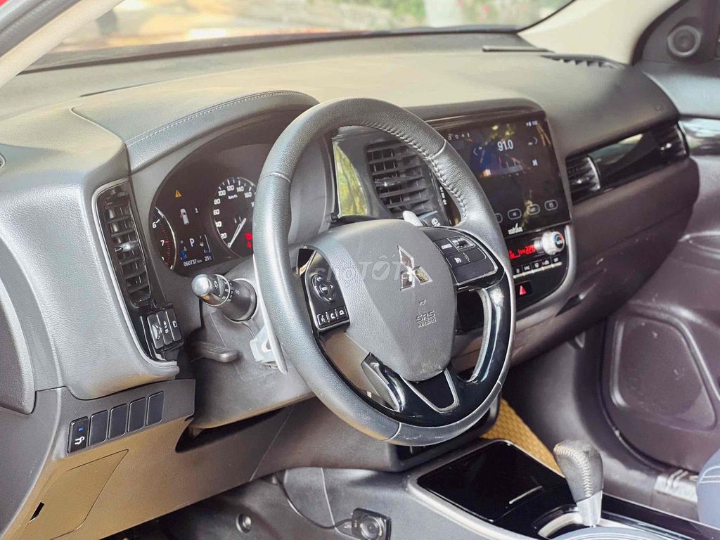 Mitsubishi Outlander 2022 2.0 CVT - 60737 km. Mua bán Ô tô tại Quận Nam Từ Liêm Hà Nội được đăng bởi Long xe lướt HN hình 6