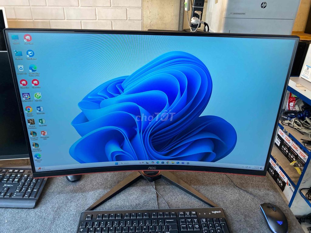 Xả rẻ Màn hình AOC 32" cong siêu nét 144Hz