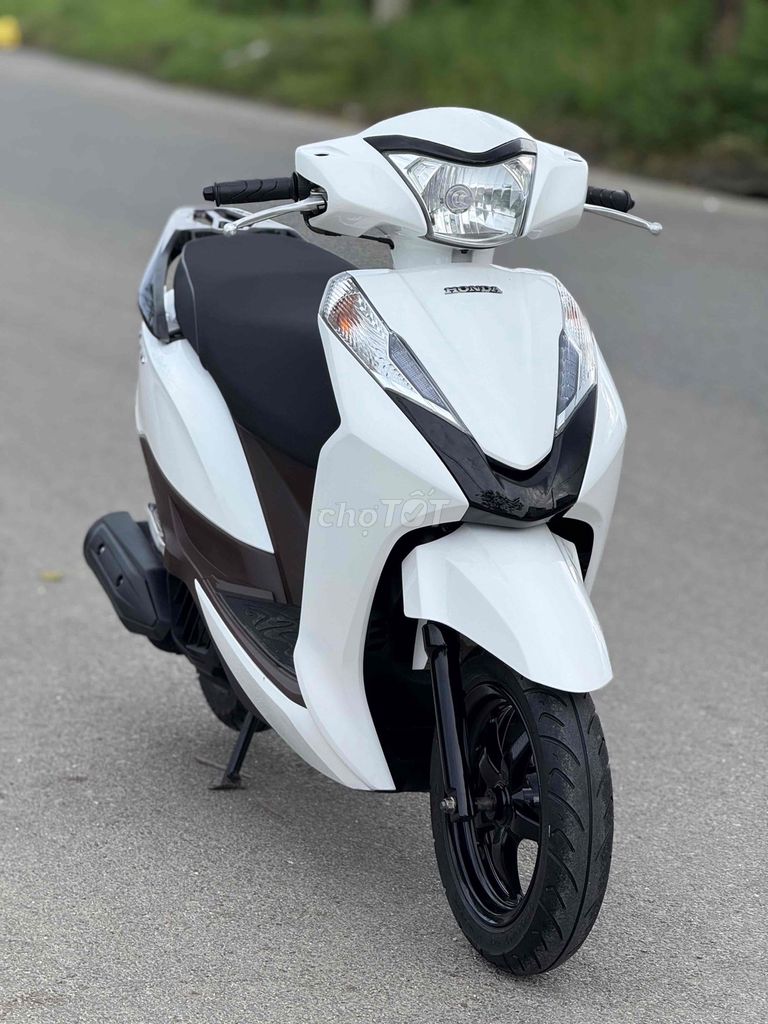 Lead 2016 biển 43 máy móc rin ngon chạy nhẹ tơn gi. Mua bán Xe máy tại Quận Liên Chiểu Đà Nẵng được đăng bởi Nhật Tình hình 2