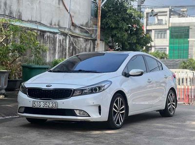 Kia Cerato 2017 2.0 AT - 85000 km. Mua bán Ô tô tại Thành phố Qui Nhơn Bình Định được đăng bởi Tiến