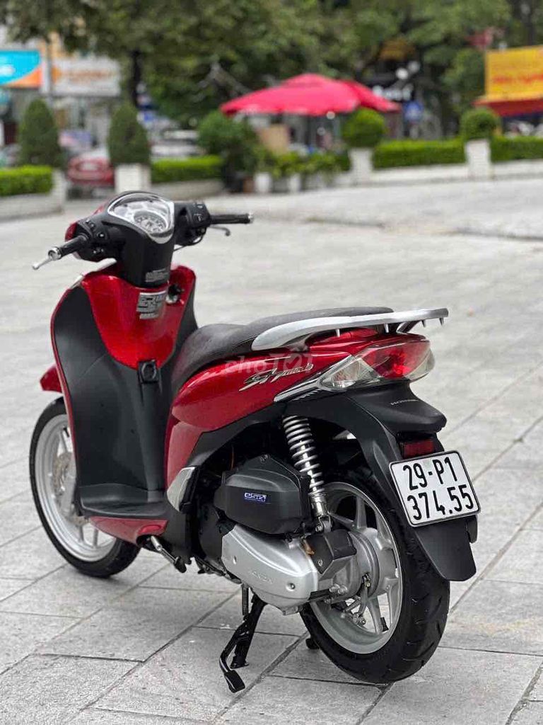 Honda SH Mode 2015 màu Đỏ. Mua bán Xe máy tại Quận Cầu Giấy Hà Nội được đăng bởi Anh Khoa hình 1