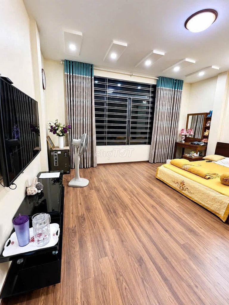 Nhà đẹp 52m² Nguyễn Ngọc Nại, Thanh Xuân, 17.5 tỷ, ô tô tránh