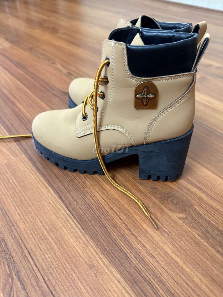 Giày bốt nữ da thời trang. Mua bán Giày dép tại Quận Ba Đình Hà Nội được đăng bởi Chahrazad Harchane hình 1