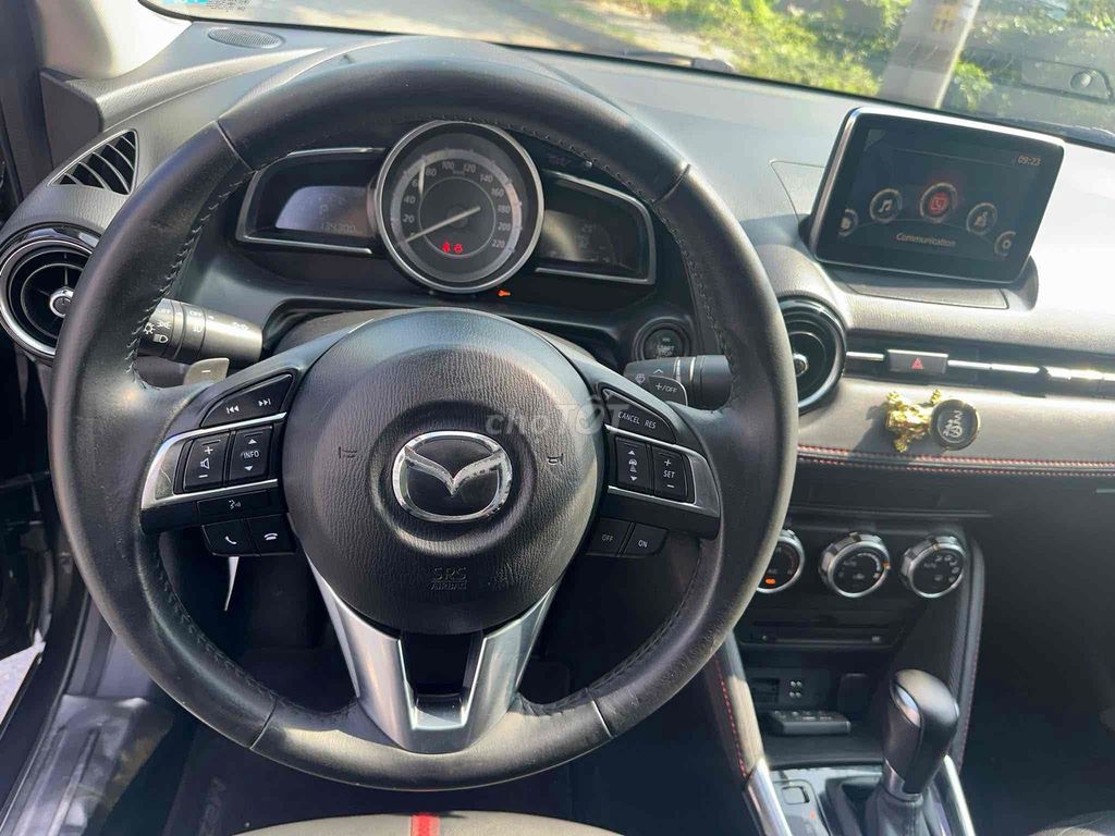 Mazda 2 2017 1.5 AT Sedan - 120000 km. Mua bán Ô tô tại Thị xã Sơn Tây Hà Nội được đăng bởi Nguyễn Quang Duy hình 5
