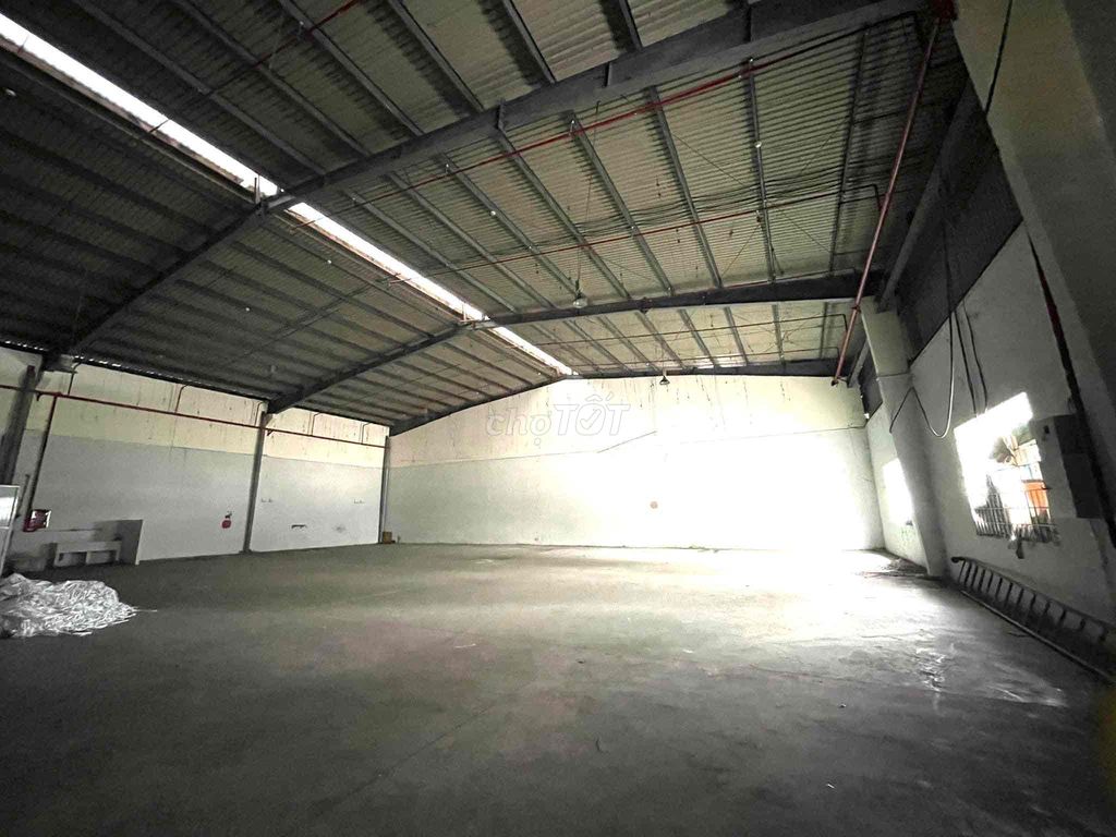 Cho thuê kho xưởng 300m2 đường Trần Đại Nghĩa, Bình Chánh giá 12 triệu