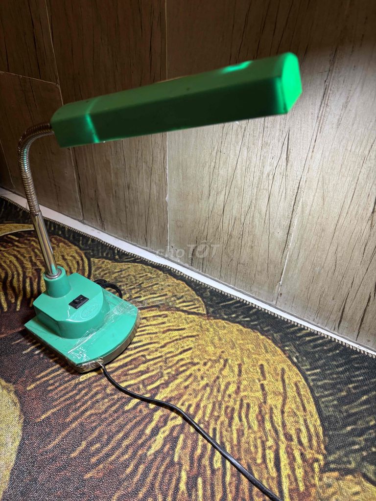 Đèn bàn Xanh lá đã sử dụng. Mua bán Đèn tại Quận Tây Hồ Hà Nội được đăng bởi chị THu hình 1