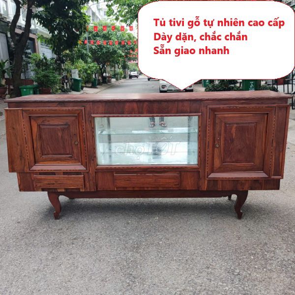Tủ tivi gỗ tự nhiên cổ điển Nâu,tủ kệ tivi cao cấp. Mua bán Tủ, kệ gia đình tại Quận 7 Tp Hồ Chí Minh được đăng bởi Kho Đồ cũ Phú Nhàn hình 1