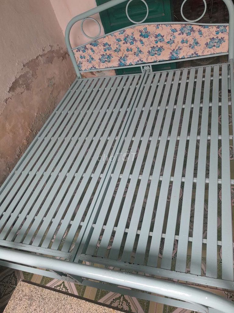 Giường sắt 1m6 x 2m Xanh nhạt. Mua bán Giường, chăn ga gối nệm tại Quận 12 Tp Hồ Chí Minh được đăng bởi Vu Truong hình 1