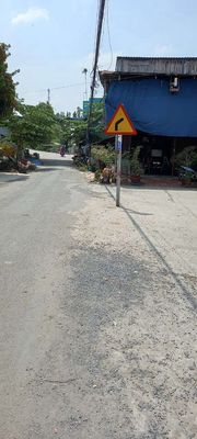Đường bê-tông ngay đầu chợ Vĩnh Phú Phù hợp kinh doanh mua bán