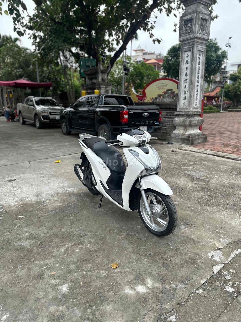 Siêu chất . Chuẩn km , lốp zin theo xe cả đôi. Mua bán Xe máy tại Quận Lê Chân Hải Phòng được đăng bởi Nguyễn Thế Hiếu hình 3