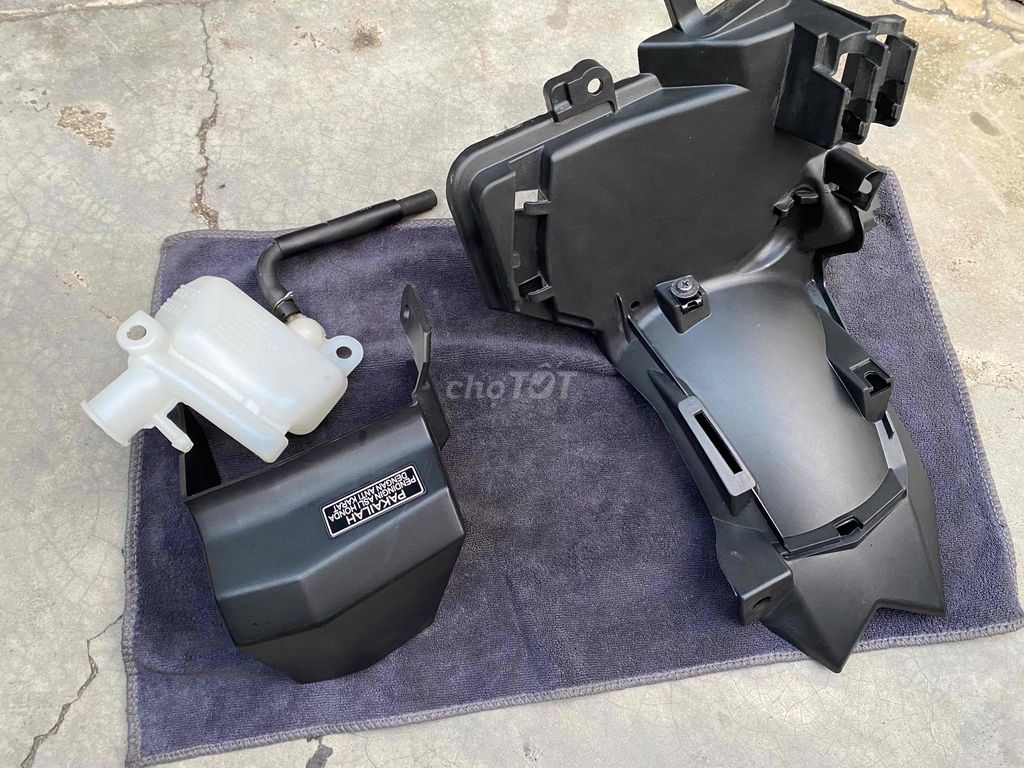 Full bộ 3 món dè con Vario 2021 (Chính hãng). Mua bán Phụ tùng xe tại Thành phố Thủ Đức Tp Hồ Chí Minh được đăng bởi Hoàng Quân Nguyen hình 2