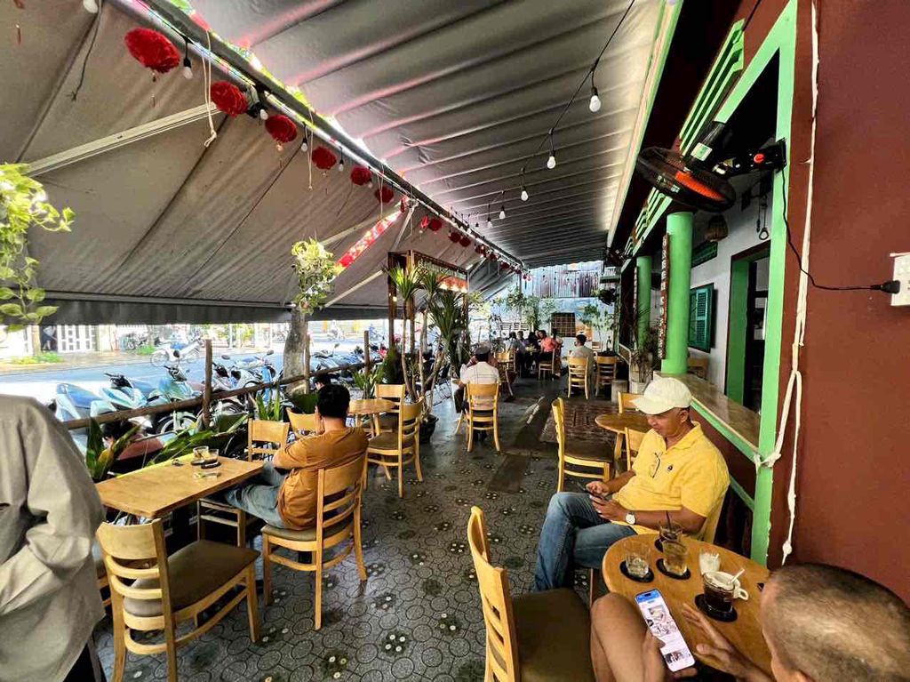 Cần sang nhượng quán cafe giá 400 triệu đã bao gồm cọc 56.000.000vnd