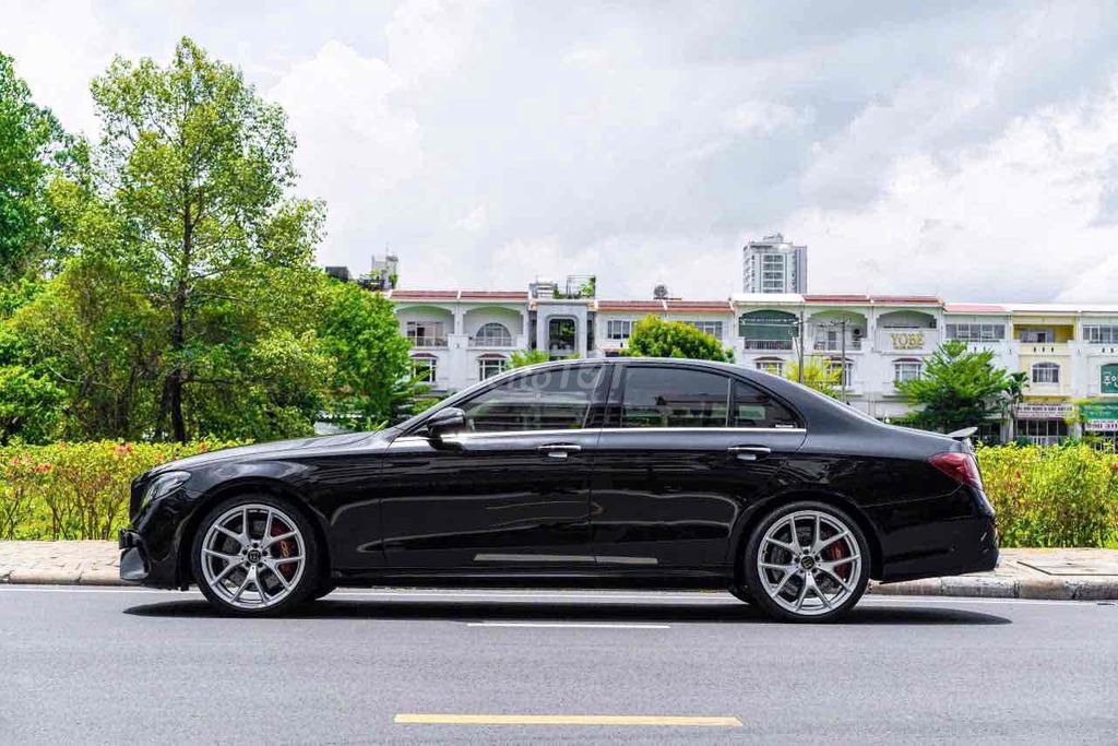 E200 2020 up full E63 màu đen nội thất nâu giá tôt. Mua bán Ô tô tại Quận 7 Tp Hồ Chí Minh được đăng bởi Dương Phương hình 5