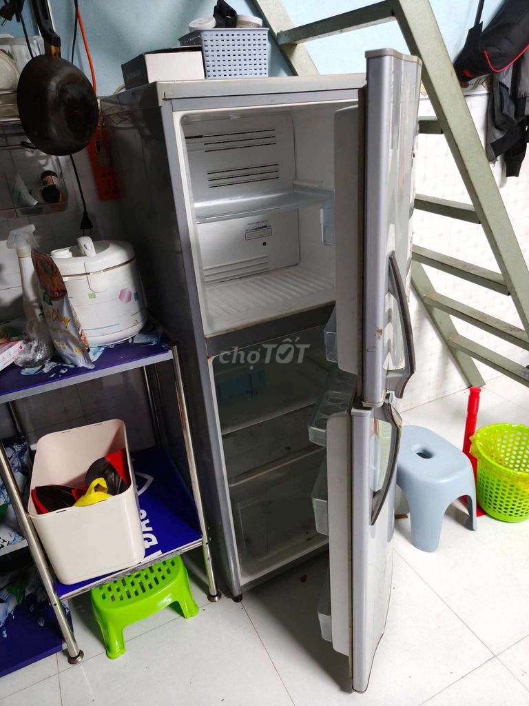 Tủ lạnh Toshiba Bạc Đã sử dụng. Mua bán Tủ lạnh tại Thành phố Qui Nhơn Bình Định được đăng bởi Nguyễn Ngọc Hải hình 1