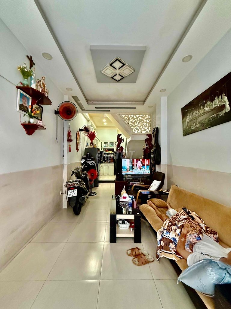 Дом на ул. Бань Ван Тран, Тан Бинь, 3x10м, 2 этажа, 2 спальни, 2 санузла