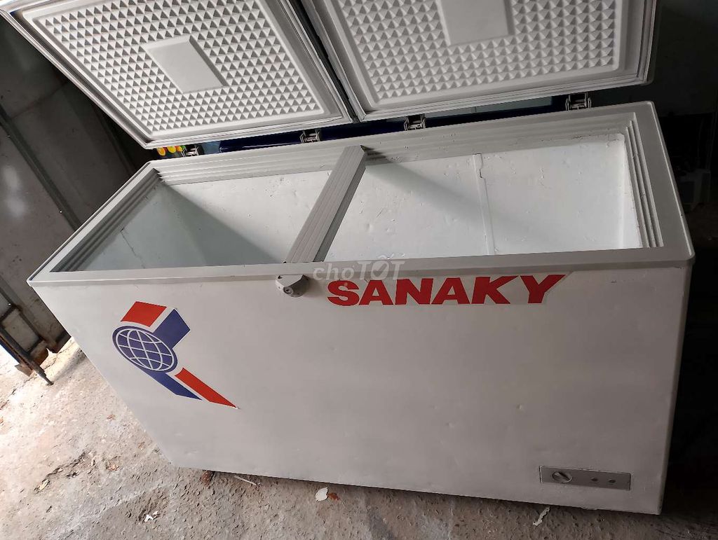 Thanh lý sanaky inveter tủ rin dàn đồng vh 4099 .