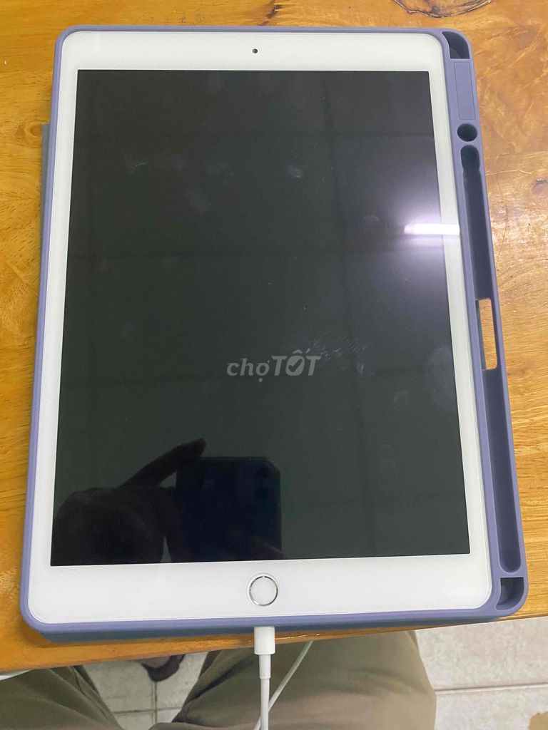 Apple iPad Gen 7 32GB Bạc. Mua bán Máy tính bảng tại Quận Bình Tân Tp Hồ Chí Minh được đăng bởi Nana hình 1