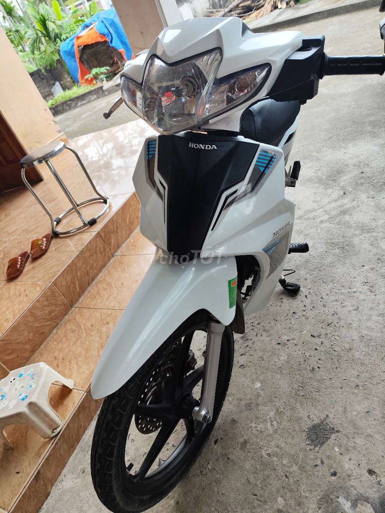 Honda Wave Blade 2017 Trắng đen mới tinh chất. Mua bán Xe máy tại Huyện Thuỷ Nguyên Hải Phòng được đăng bởi Nguyễn Thuyết hình 3