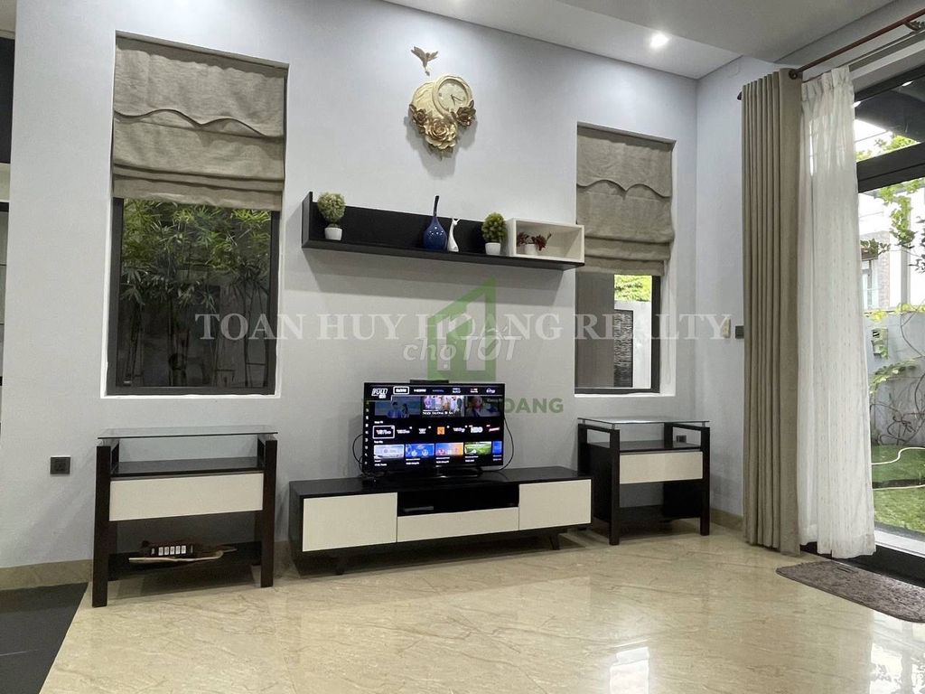 Modern 4-bedroom villa with garage in Đa Phước — photo 9