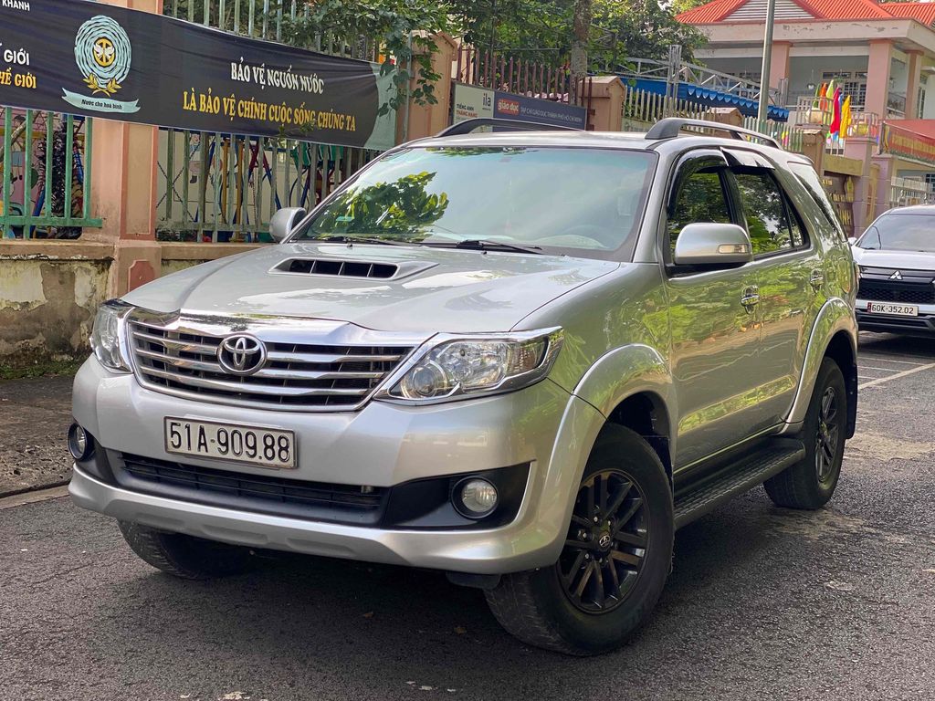 Toyota Fortuner 2014 2.5G 4x2 - 130000 km. Mua bán Ô tô tại Thành phố Long Khánh Đồng Nai được đăng bởi Mr hiếu hình 3