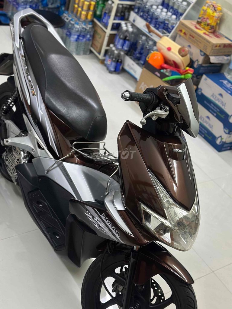 Honda Air Blade 2010 màu Nâu bạc. Mua bán Xe máy tại Thành phố Pleiku Gia Lai được đăng bởi Xe Máy Nguyễn Vũ Gialai hình 7