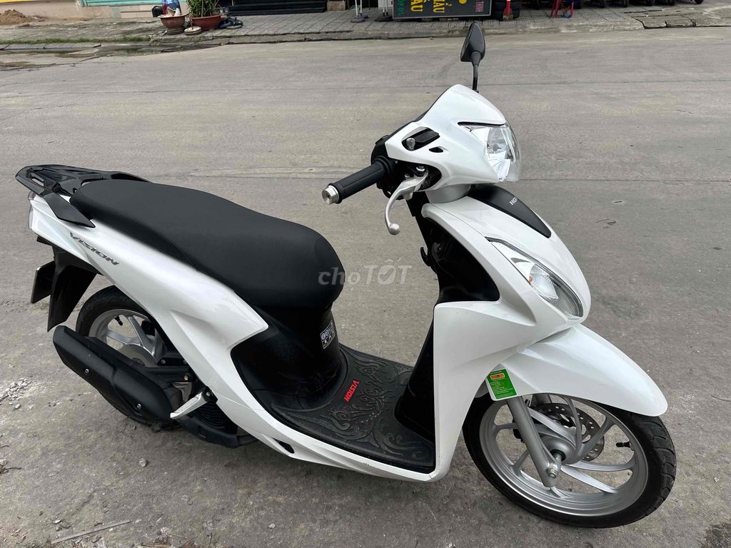 Vision 2024 odo 3600km. chính chủ. khoá Smaskey