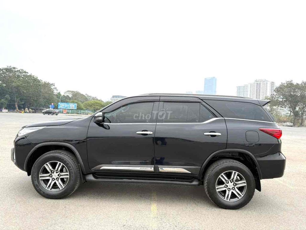 tôi bán Toyota Fortuner 2019 2.7V 4x2 AT .