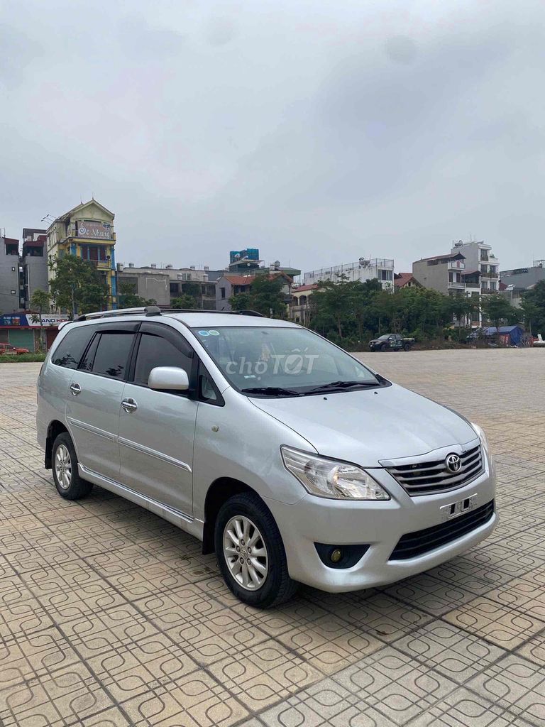 Toyota Innova 2.0E 2012 đk 2013 số sàn 9,8 vạn