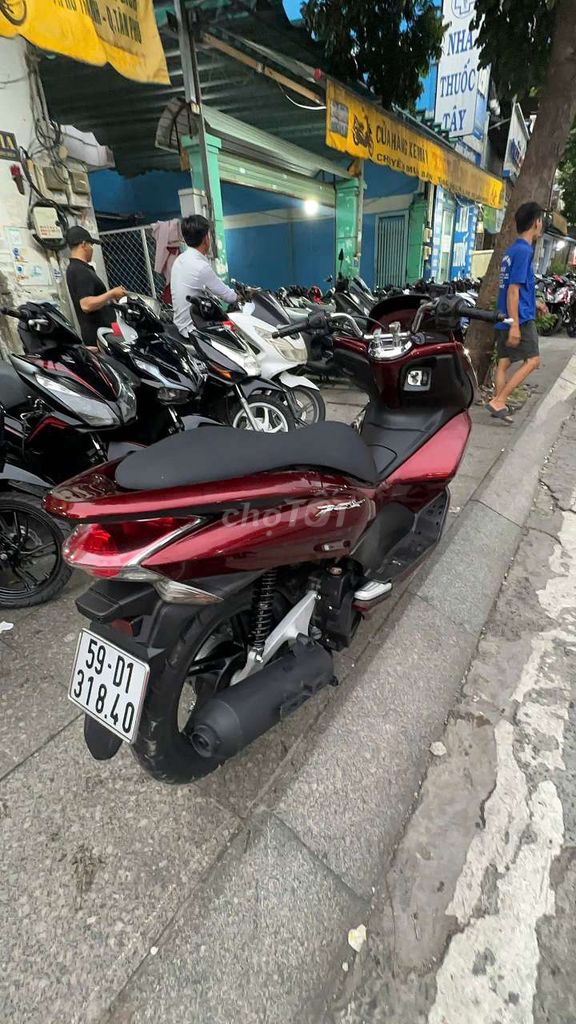Хонда PCX 125 2012 красная 90%