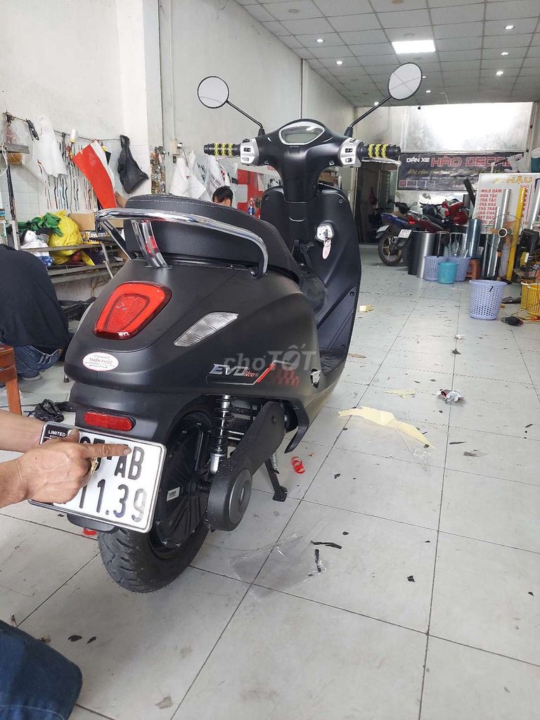 Xe máy điện EVO 200 màu đen mới 99%. Mua bán Xe điện tại Quận Ninh Kiều Cần Thơ được đăng bởi Dương Thành Lộc LP hình 1