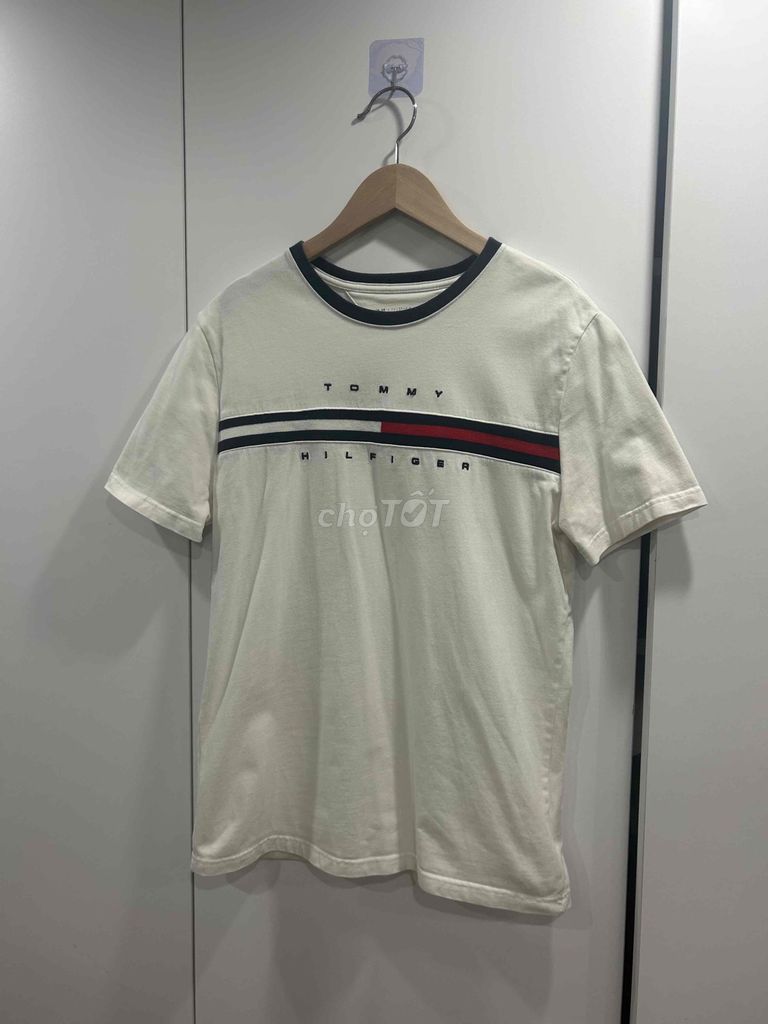 Áo phông Tommy Hilfiger Cotton Trắng S/M. Mua bán Quần áo tại Quận Bắc Từ Liêm Hà Nội được đăng bởi vivuthrift hình 1
