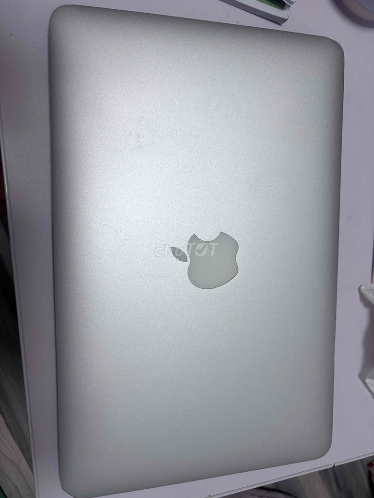 Apple MacBook Air 2015 i5 4GB/250GB. Mua bán Laptop tại Quận 5 Tp Hồ Chí Minh được đăng bởi Võ Nguyễn Thanh Thảo hình 1