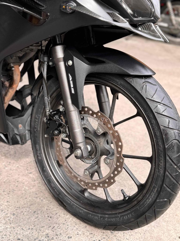 Cần bán Honda CBR150R 2020 Abs Biển SG 9 chủ. Mua bán Xe máy tại Quận Bình Tân Tp Hồ Chí Minh được đăng bởi Việt Motor Bình Tân hình 3