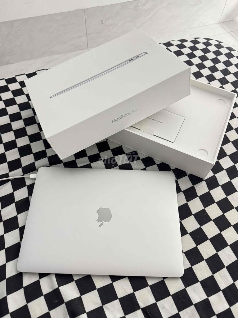 Apple MacBook Air M1 8GB/256GB Bạc. Mua bán Laptop tại Quận Ninh Kiều Cần Thơ được đăng bởi Vy Lâm hình 1