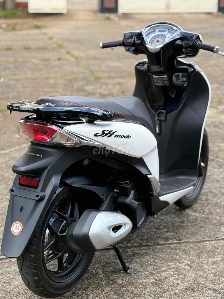 Honda SH Mode 2018 màu Trắng. Mua bán Xe máy tại Thành phố Buôn Ma Thuột Đắk Lắk được đăng bởi Khánh Ng hình 5
