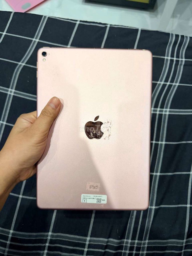 Apple iPad Pro 9.7in Vàng hồng. Mua bán Máy tính bảng tại Quận Bình Thuỷ Cần Thơ được đăng bởi Thinh hình 1
