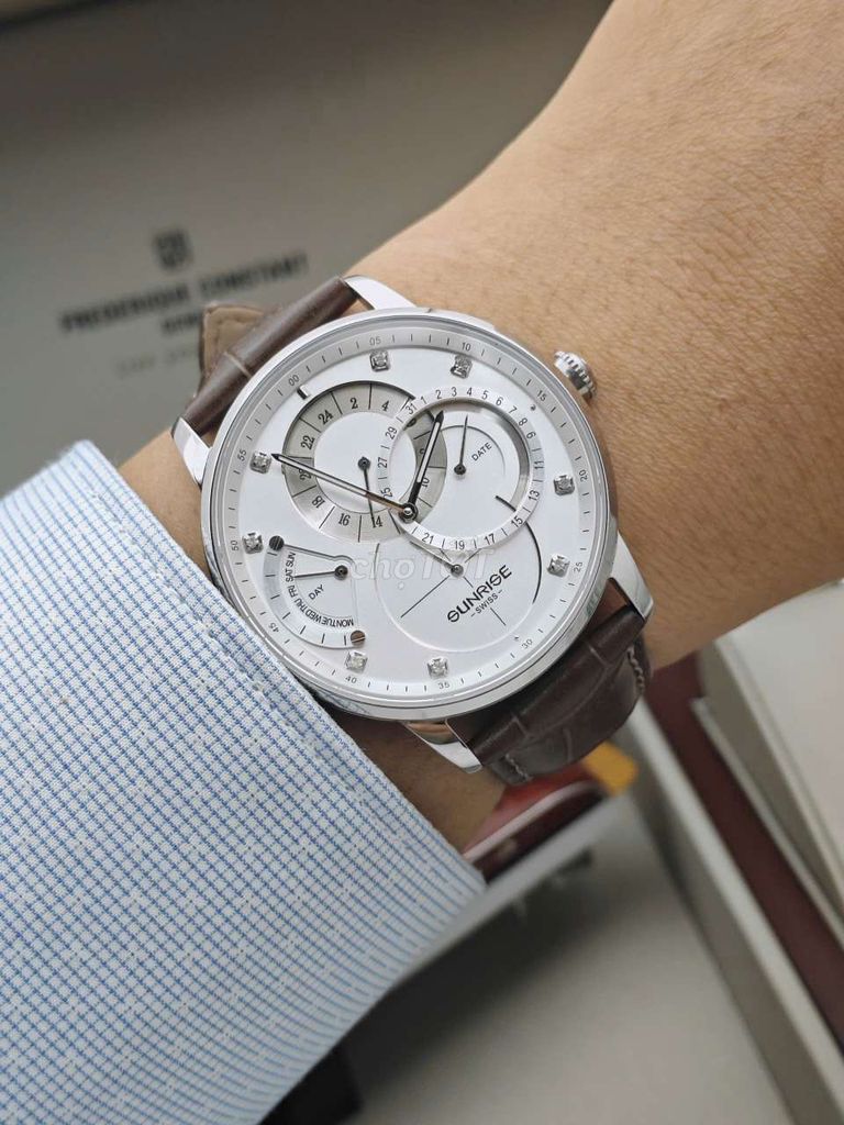 Đồng hồ Sunrise Nam Dây da 42mm Sapphire. Mua bán Đồng hồ tại Thành phố Dĩ An Bình Dương được đăng bởi Shop Đồng Hồ Uy Tín Dĩ An hình 1