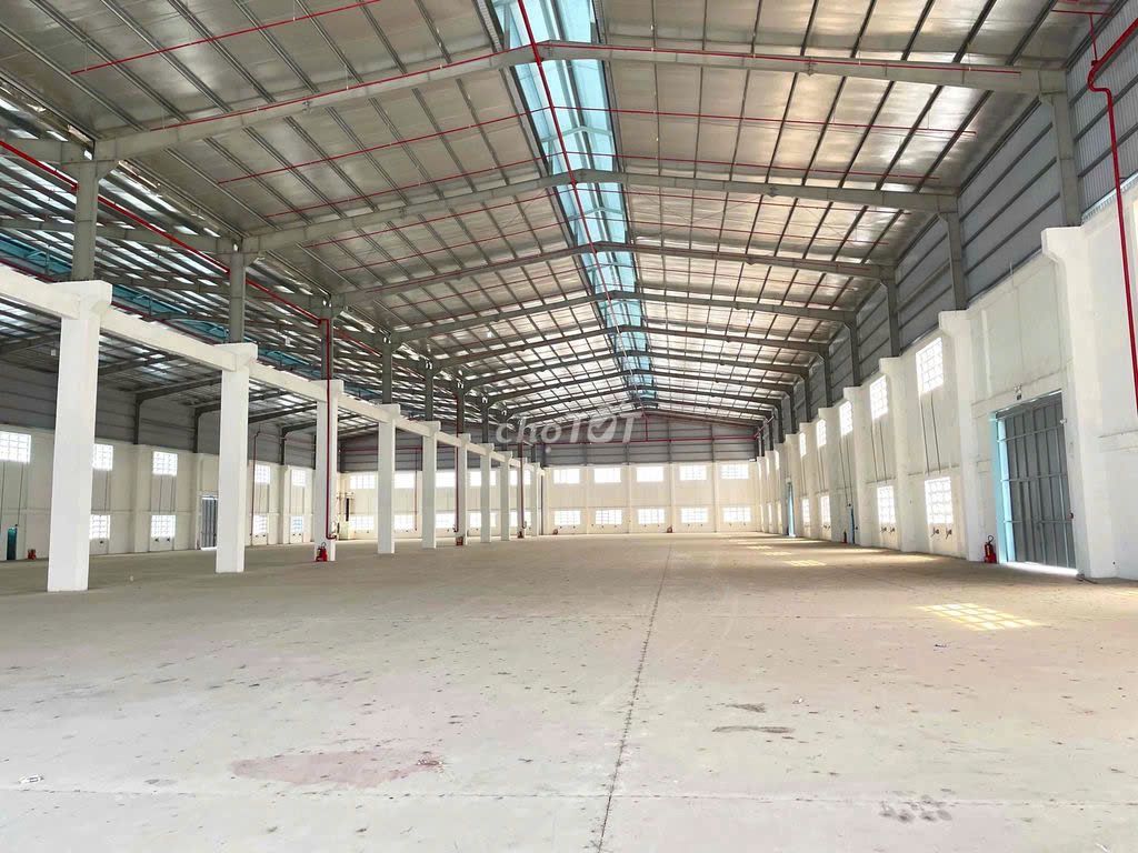 Cho thuê kho xưởng 10.000m² KCN Bến Lức, Long An- Có sẵn palang