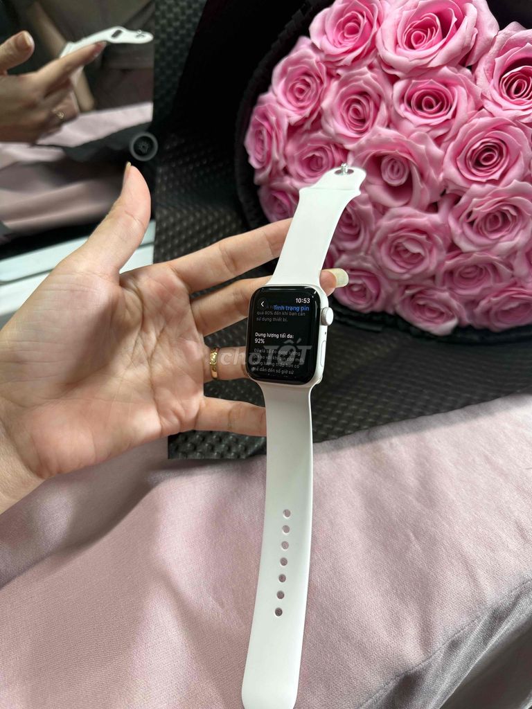 Apple Watch SE 2 Starlight. Mua bán Thiết bị đeo thông minh tại Quận 5 Tp Hồ Chí Minh được đăng bởi Thúy Vy hình 1