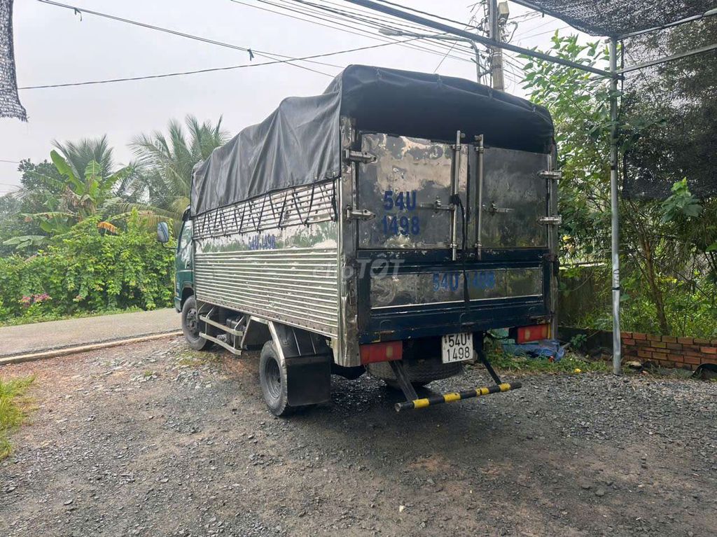 Veam tải 1t4 thung 3m7 mui bạc kiểm mới ngay chủ. Mua bán Xe tải, xe ben tại Huyện Chơn Thành Bình Phước được đăng bởi Teo hình 3