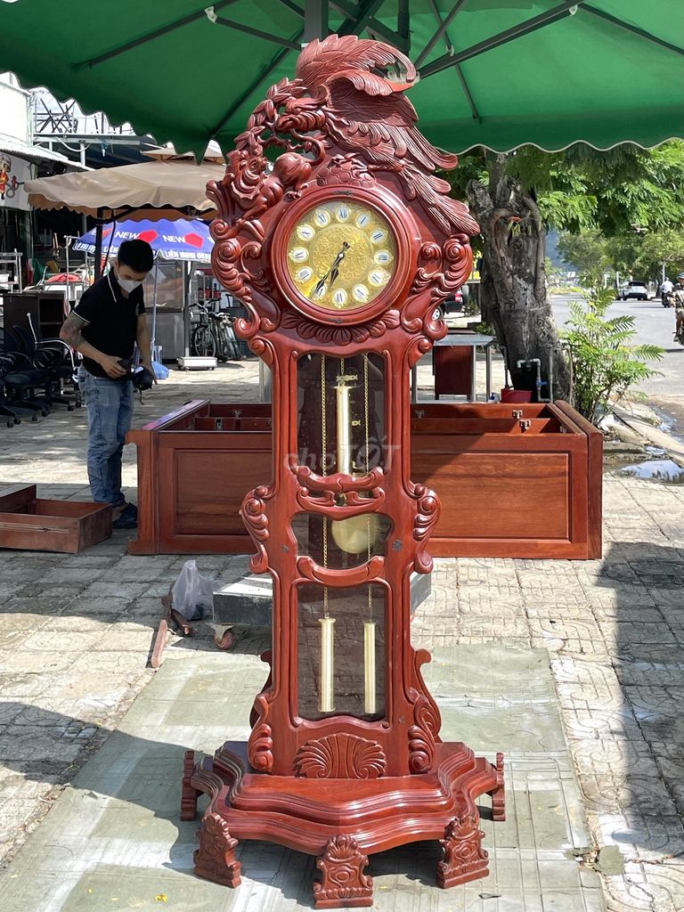 Đồng hồ cây Gỗ Nâu đỏ Cổ điển. Mua bán Đồ sưu tầm, đồ cổ tại Quận Sơn Trà Đà Nẵng được đăng bởi THANH LÝ MUA BÁN ĐỒ CŨ MỚI hình 1