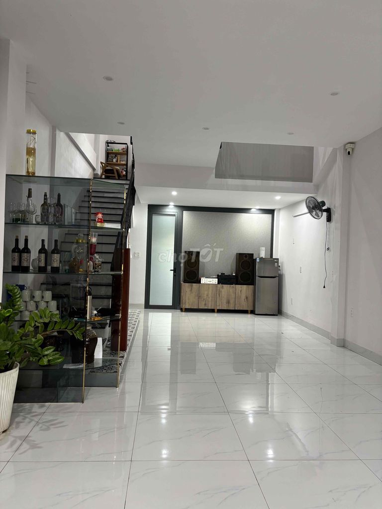 Аренда · 1 комн. · 70 м² · Quận Cẩm Lệ, ул. Đường Trung Lương 12