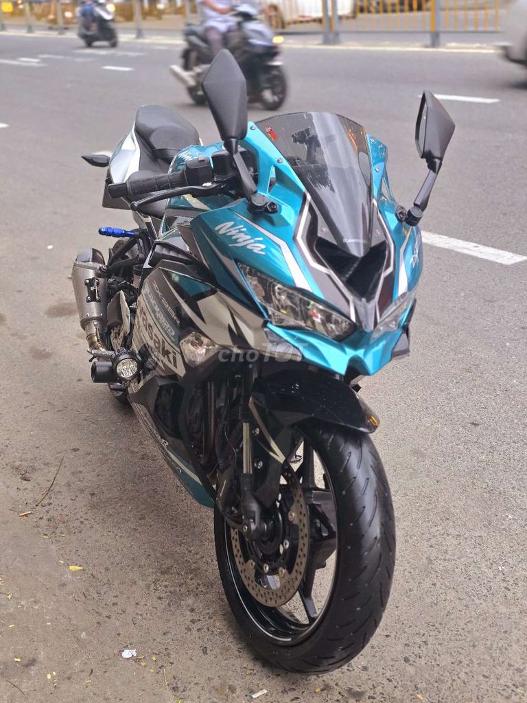 KAWASAKI ZX25R ĐẬP THÙNG mới BS92. FULL B.HÀNH. Mua bán Xe máy tại Quận Thanh Khê Đà Nẵng được đăng bởi Quý Moto Cycle 21 điện biên phủ Đà Nẵng hình 6